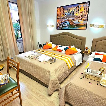 A Casa Simpatia Roma - Free Parking If You Book 4 Nights Bed & Breakfast ภายนอก รูปภาพ