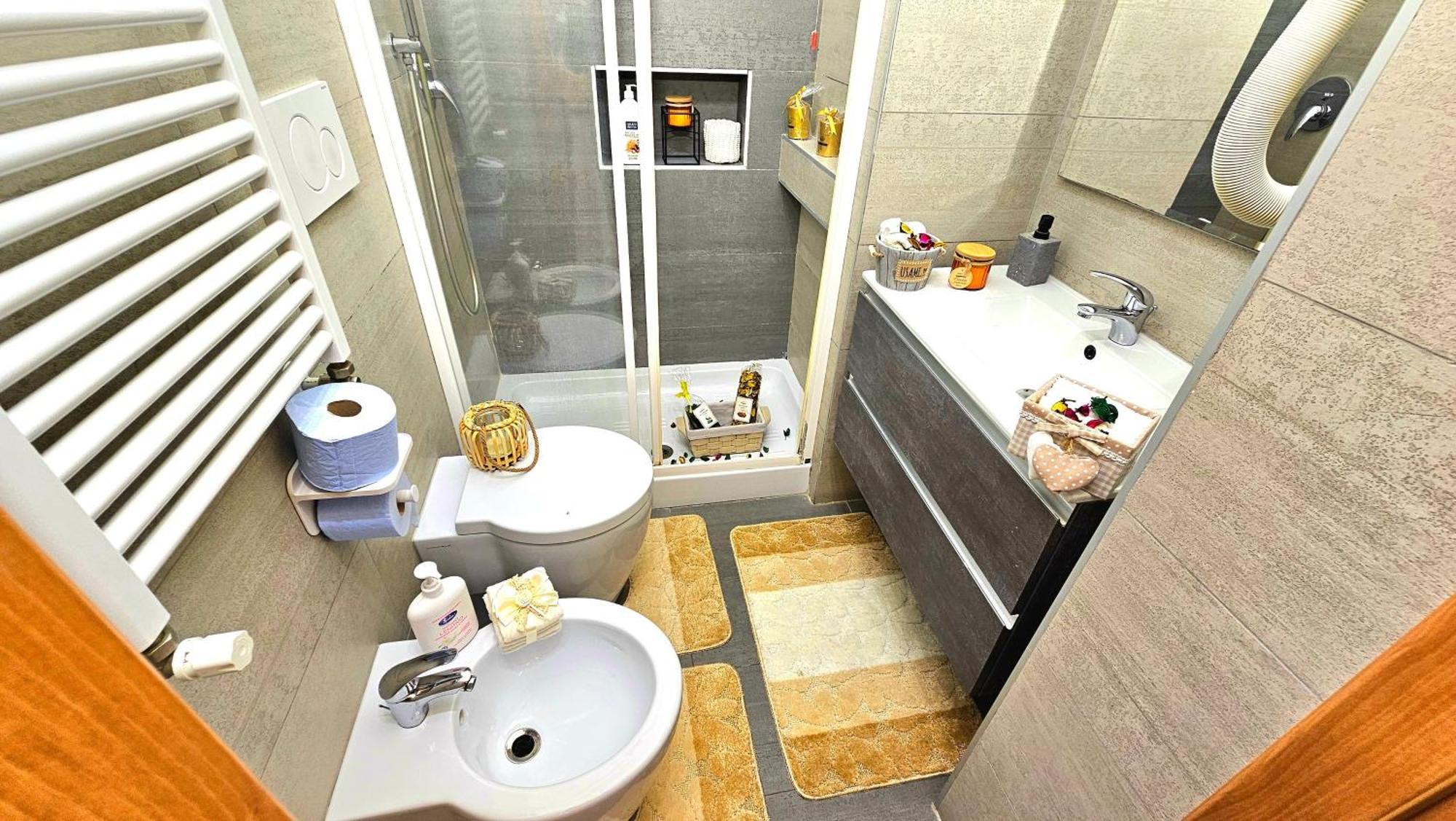 A Casa Simpatia Roma - Free Parking If You Book 4 Nights Bed & Breakfast ภายนอก รูปภาพ