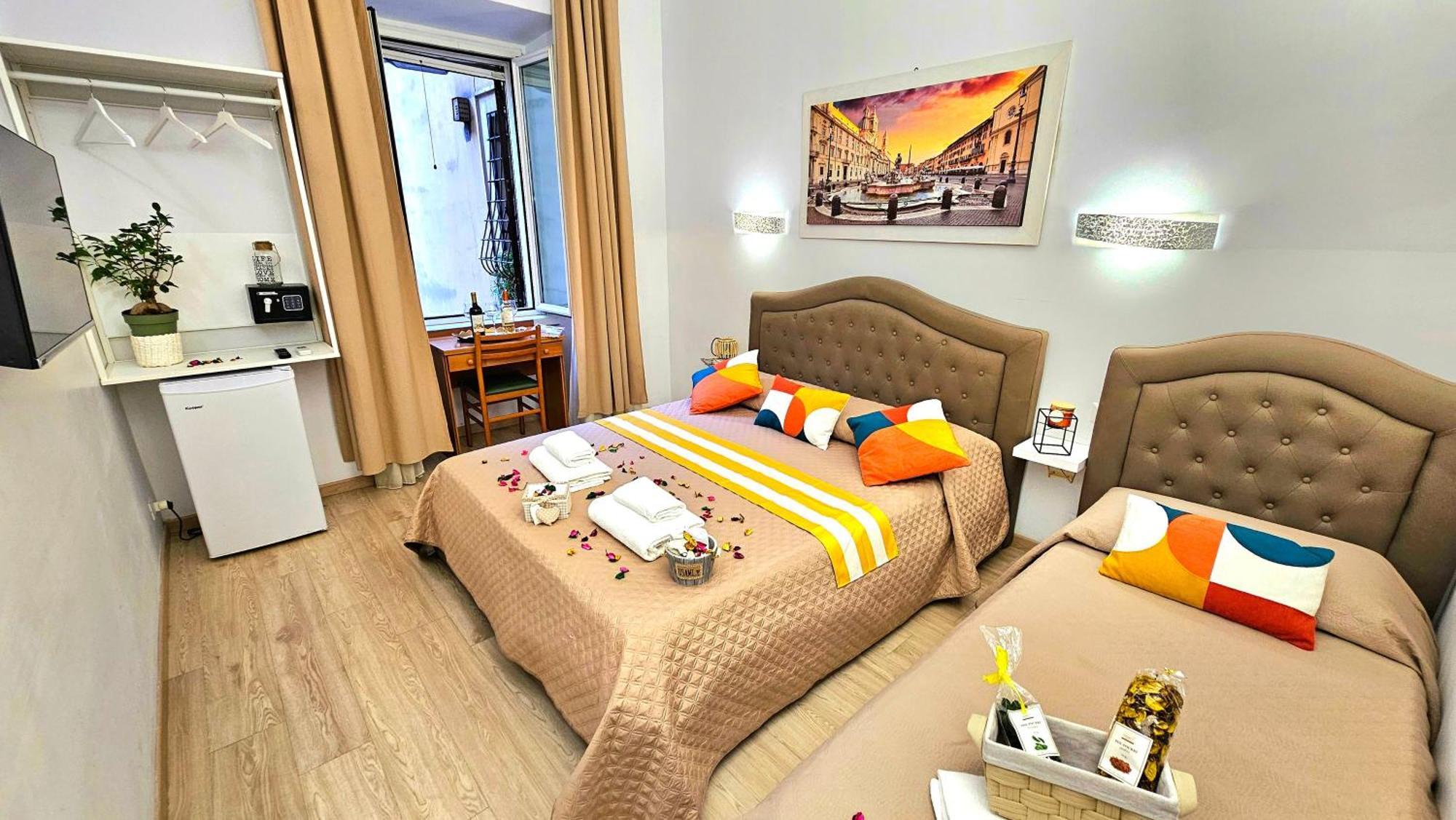 A Casa Simpatia Roma - Free Parking If You Book 4 Nights Bed & Breakfast ภายนอก รูปภาพ