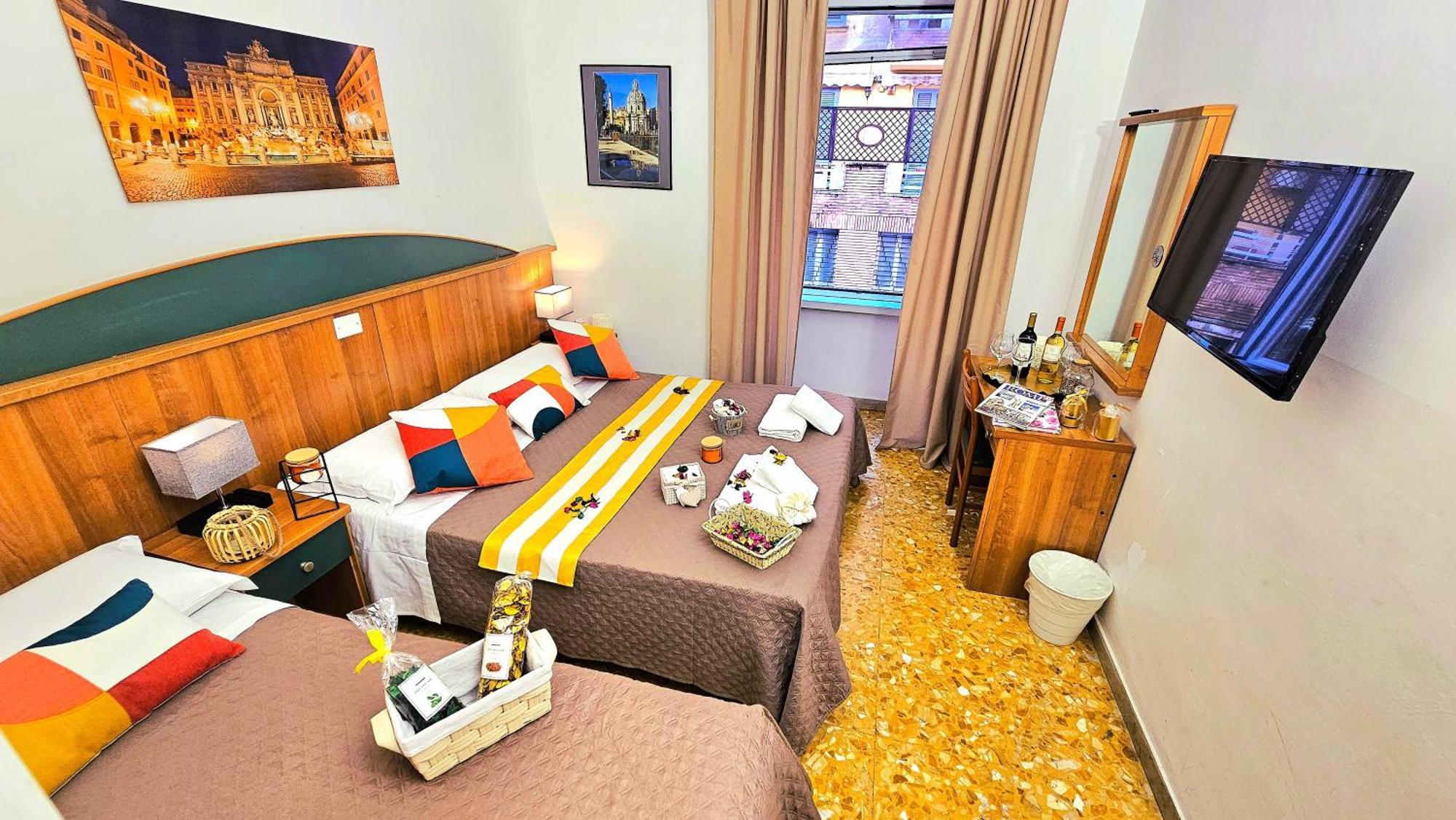 A Casa Simpatia Roma - Free Parking If You Book 4 Nights Bed & Breakfast ภายนอก รูปภาพ